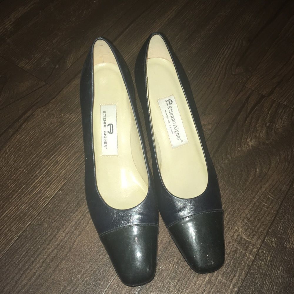 Etienne Aigner Navy and black pumps, 8N